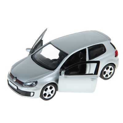 Машина Volkswagen Golf GTI 5
