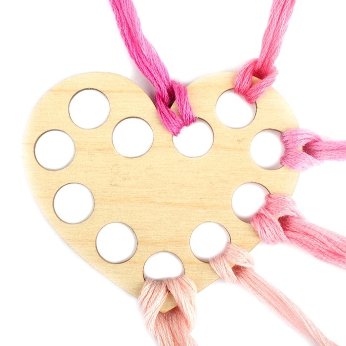 Творч Заготовка фанера Органайзер для ниток Сердечко