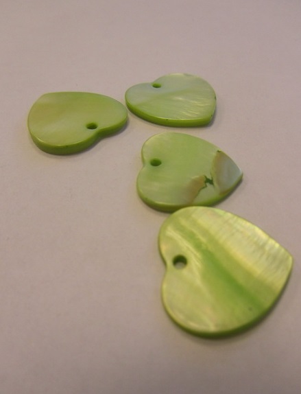 Творч Декоративные ракушки Сердечки светло-зеленый