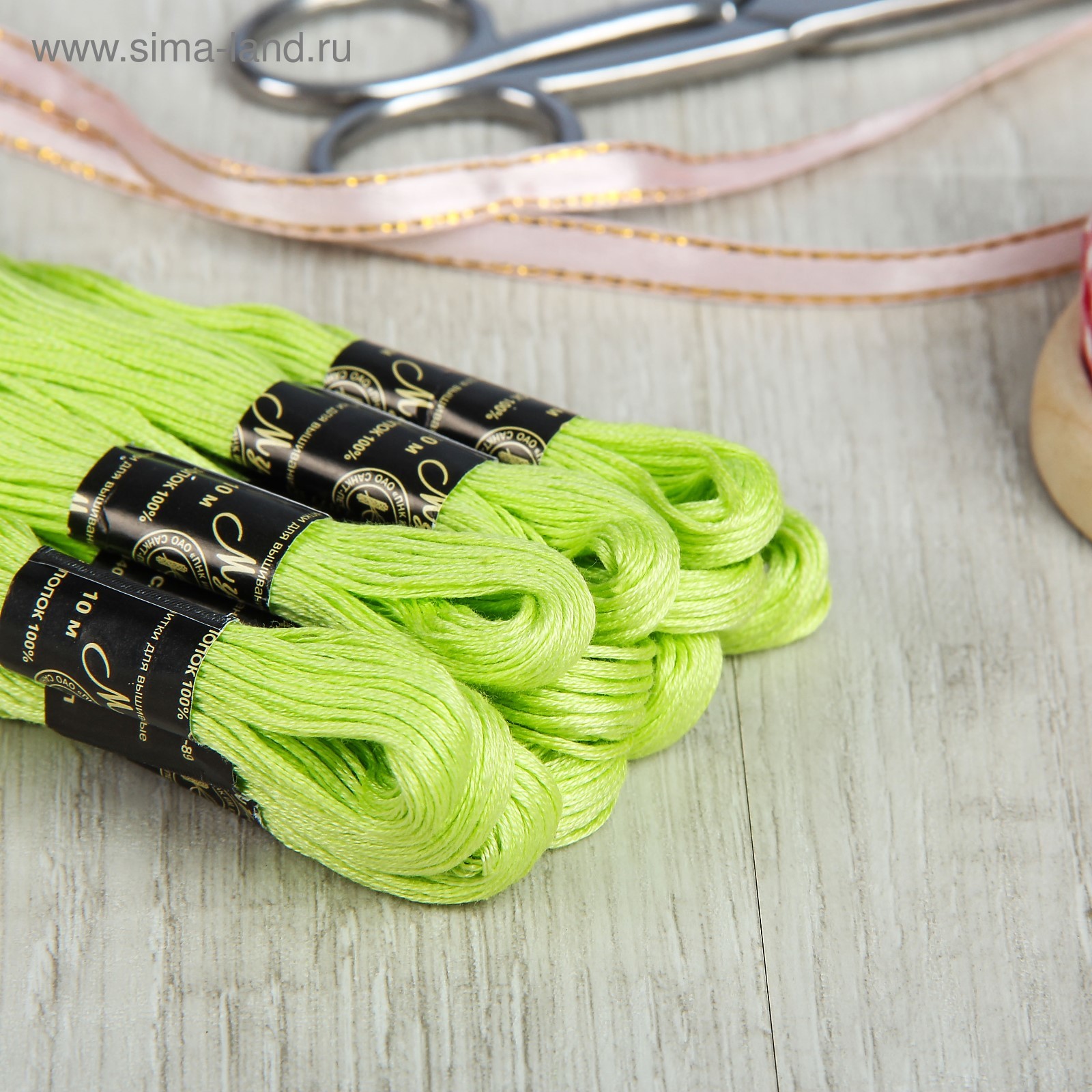 Мулине 20м цв 5806. Мулине зеленый. Нитки мулине зеленого цвета. Дмс мулине леонардо. Мулине зеленые.